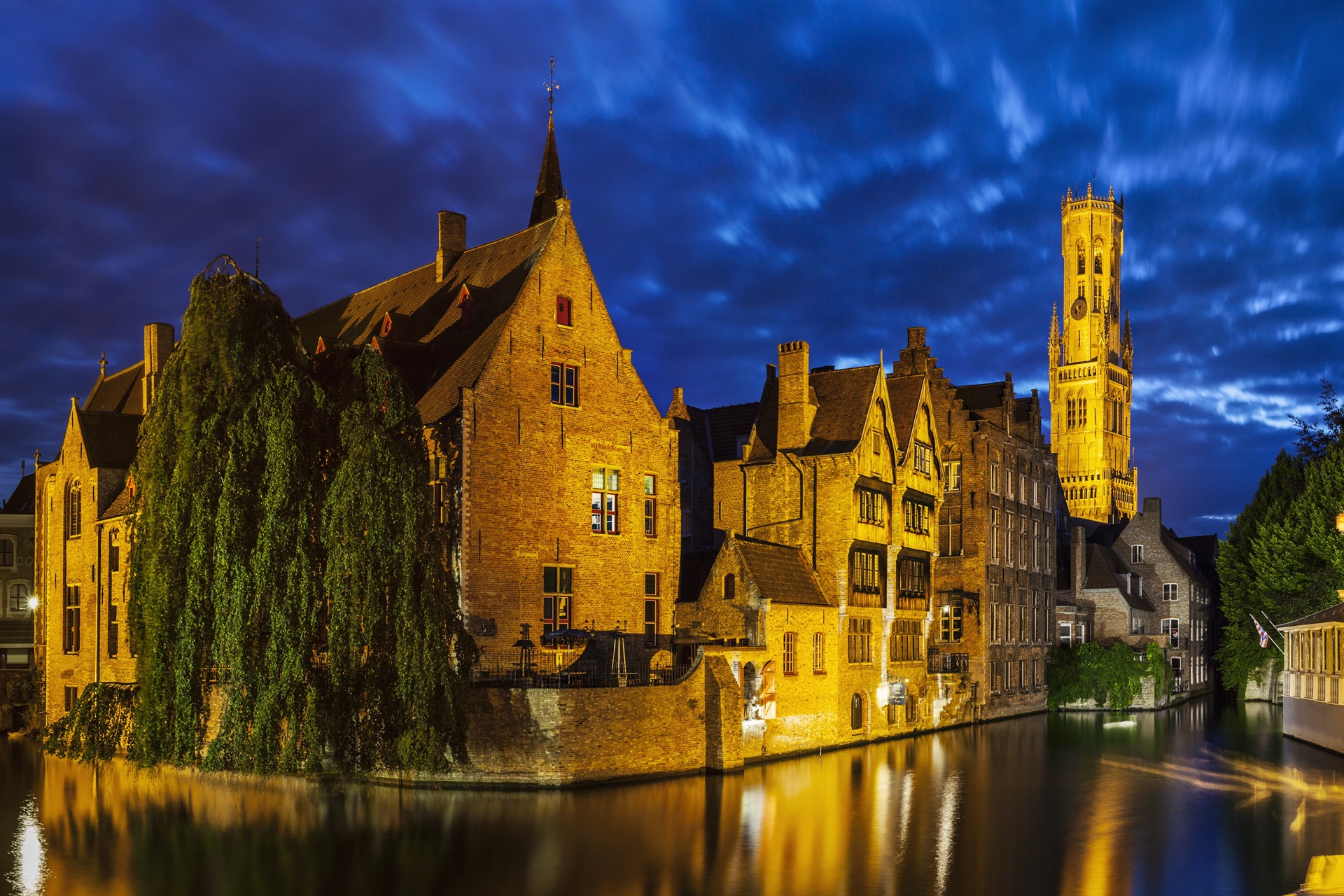 Bruges at night
