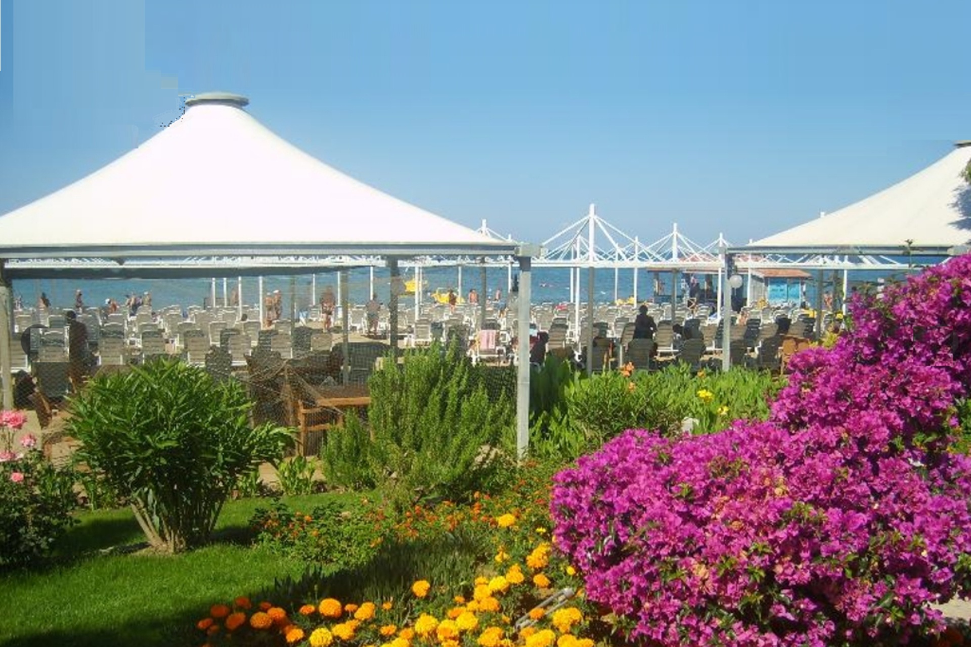Febeach Hotel Side