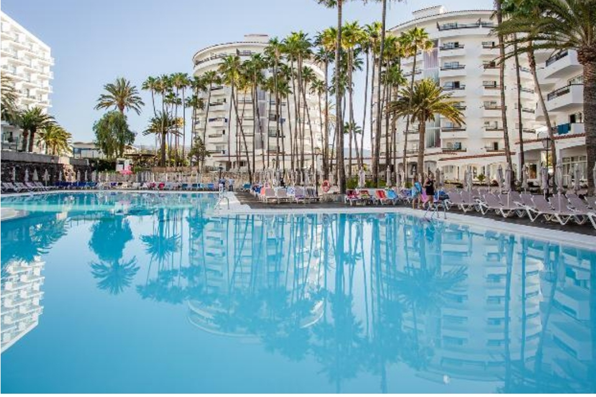 Servatur Waikiki Hotel 1