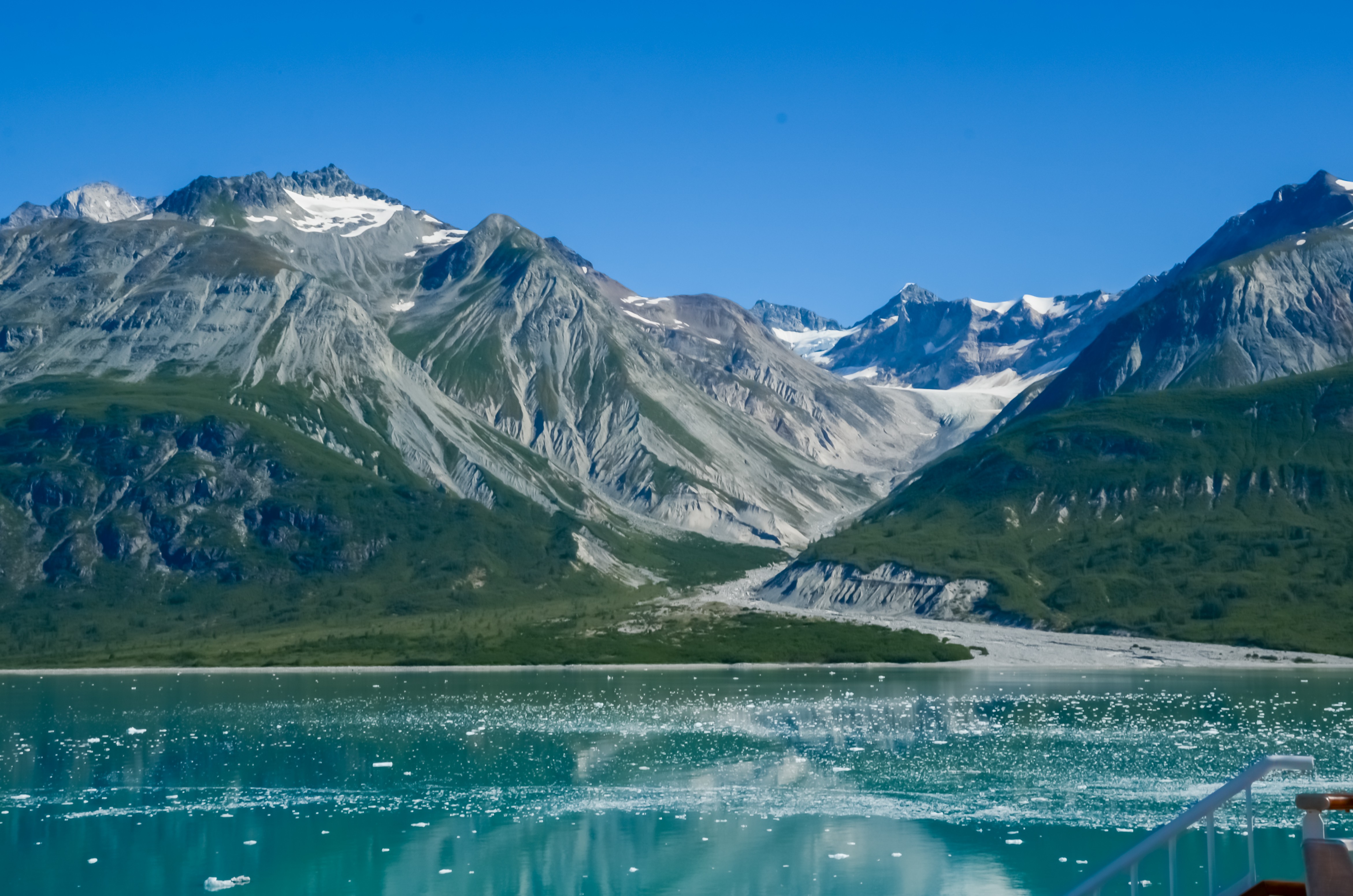 Wonderful  glacier bays for picturesque experiences  an Alaskan cruise