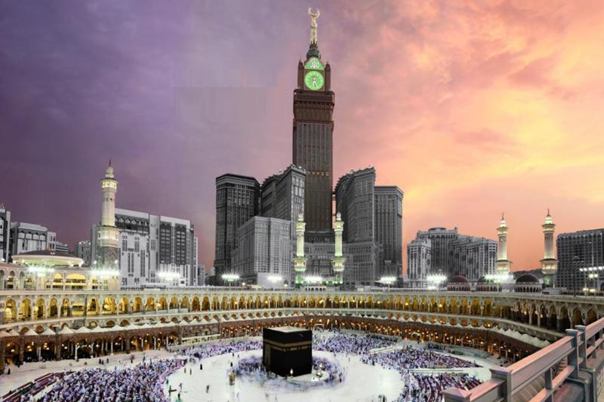 The Fairmont Clock Royal Tower hotel in Mecca