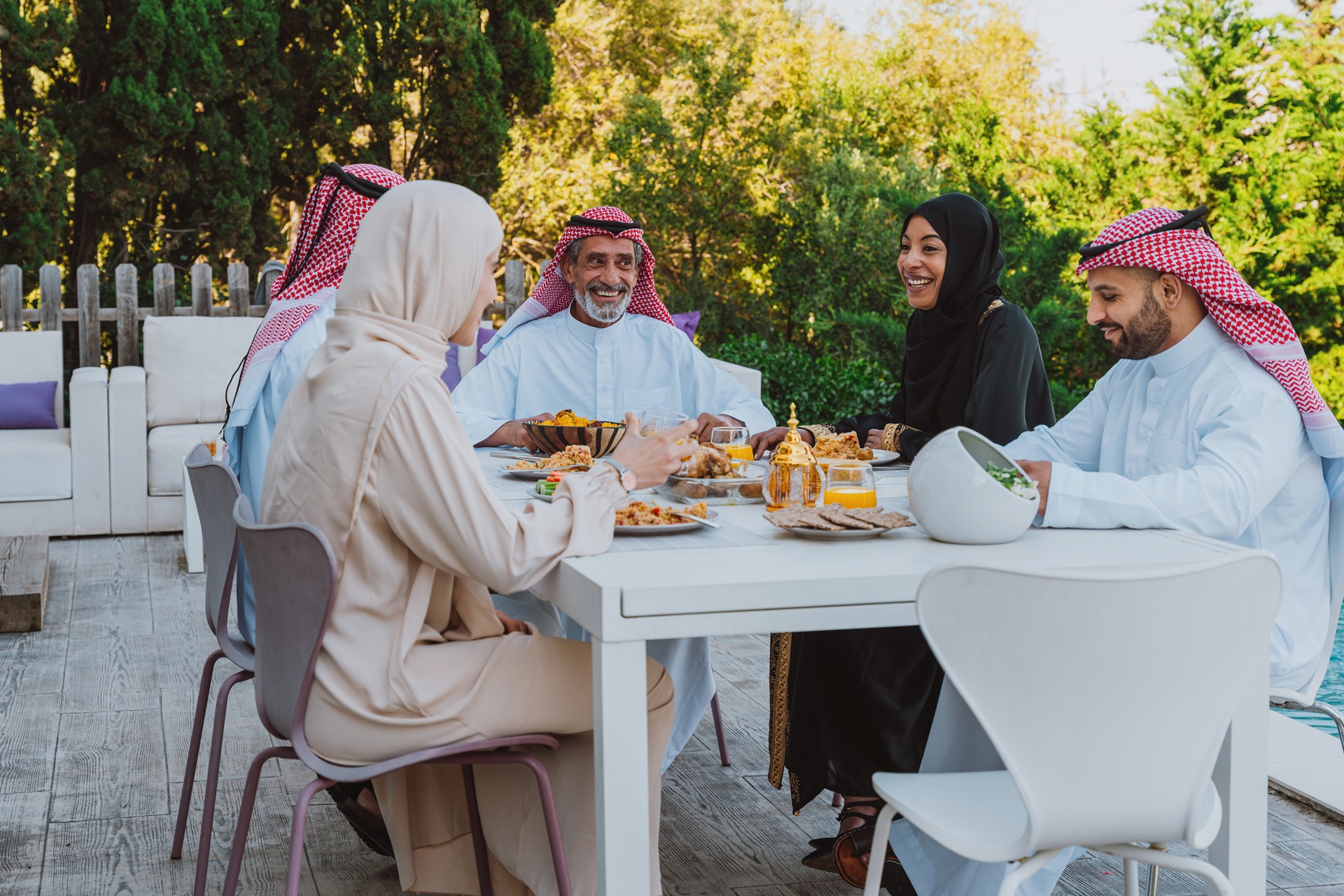 Outdoor dining in Riyadh