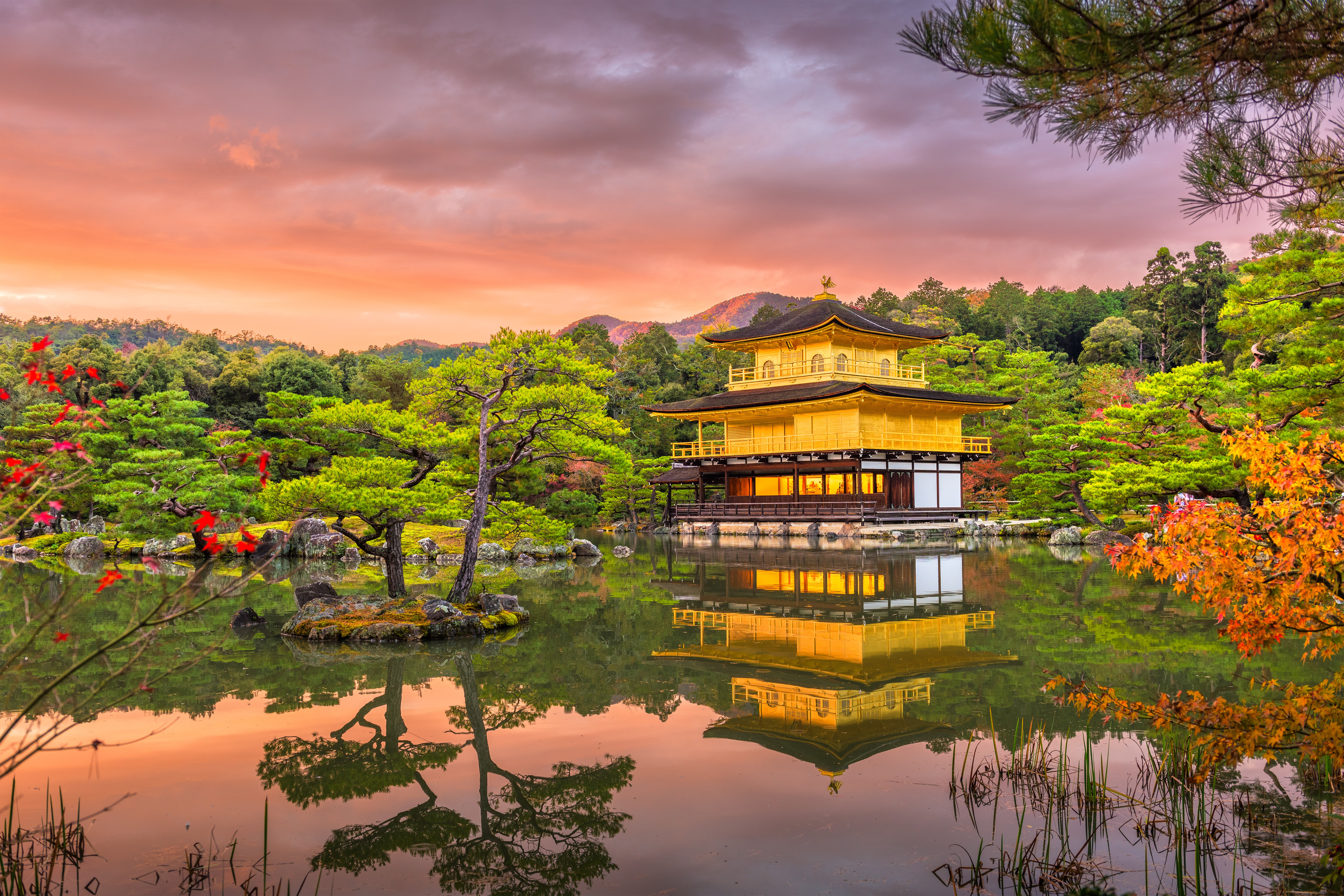 Kinkakuji Golden temple on the lake in Kyoto