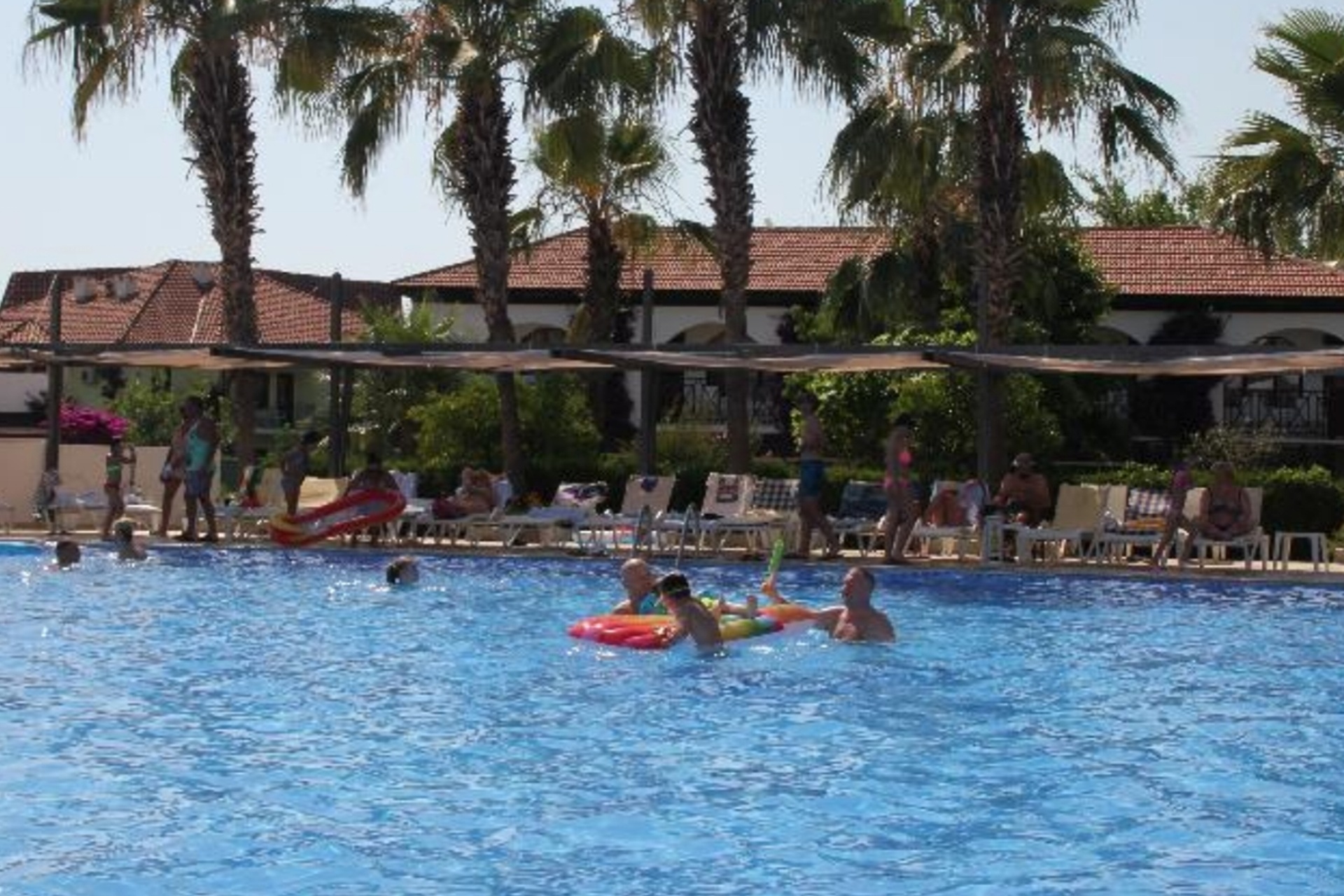 Mardiva Family Lyika Botanika Beach 3.jpg