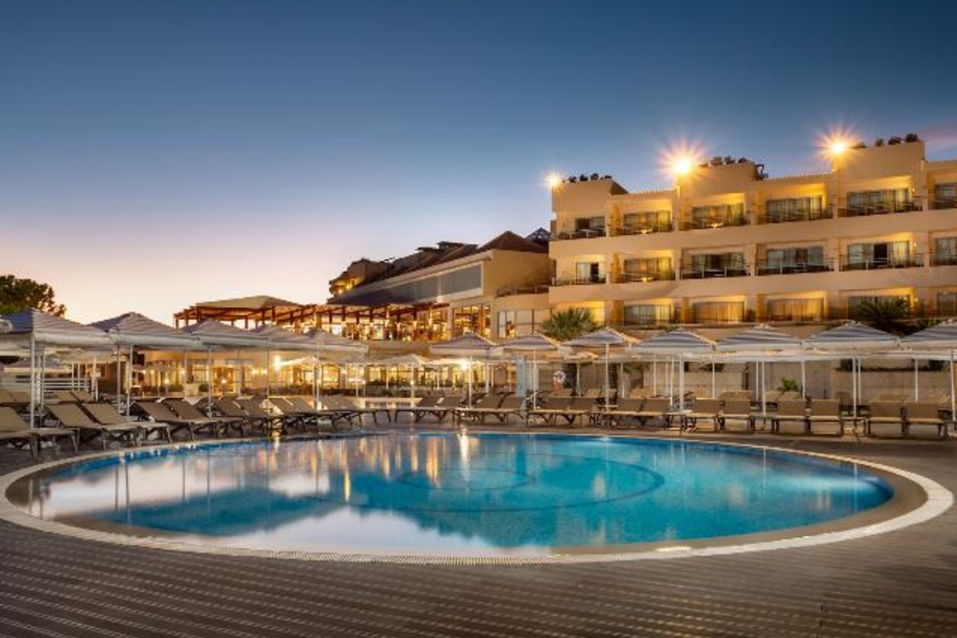 Grande real Santa Eulalia Beach 3