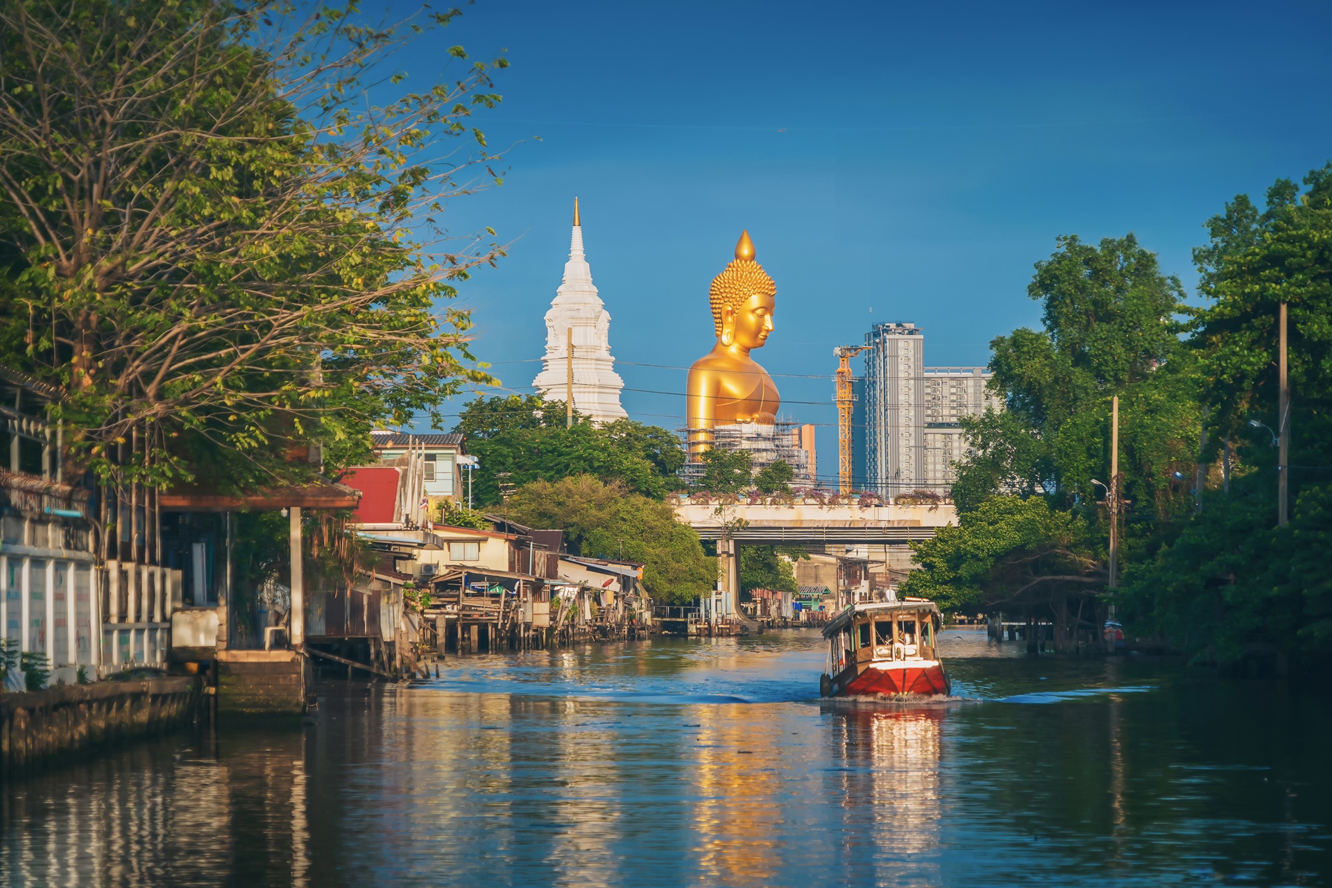 River view of the Golden Buddah in Bangkok