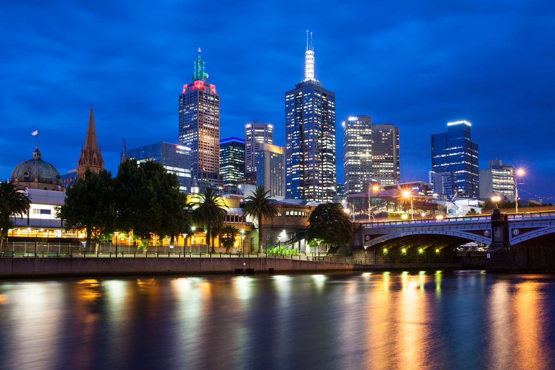 Melbourne skyline at dusk