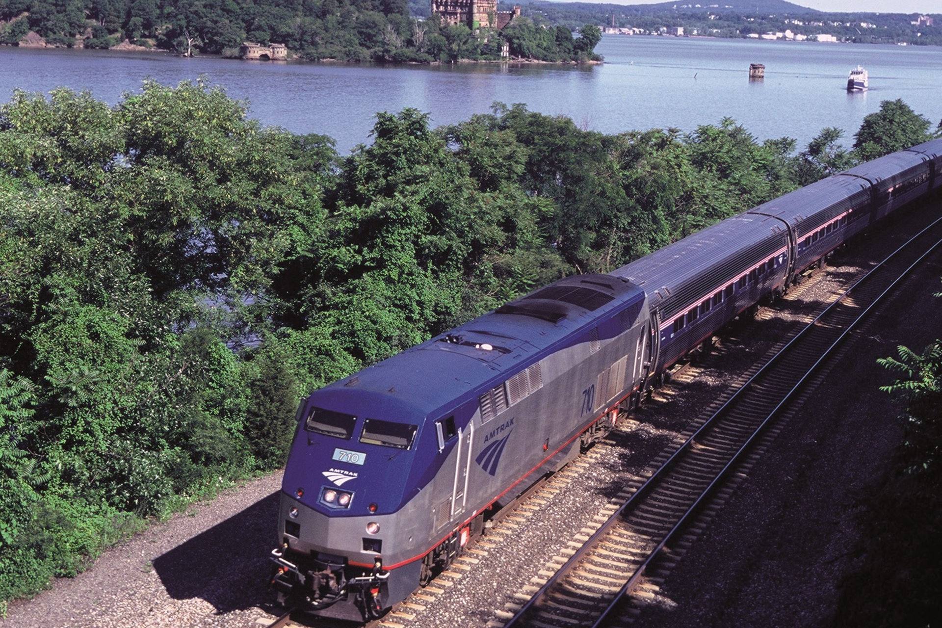 Amtrak Maple Leaf Upstate New York Train