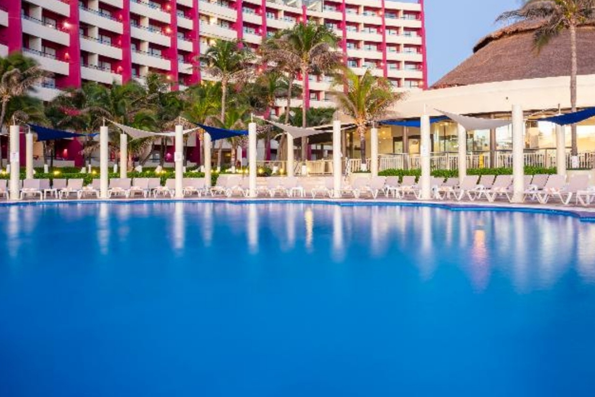 Crown Paradise Club 4