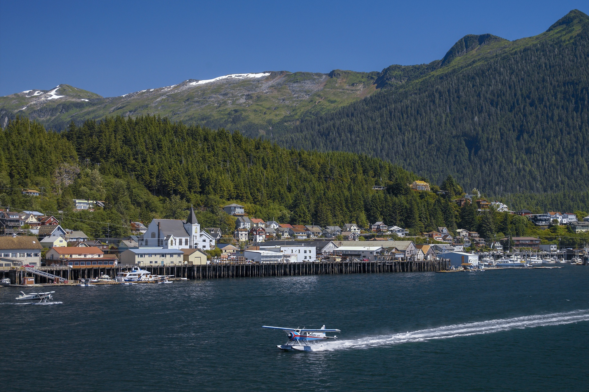 Ketchikan float plane landing in the harbour
